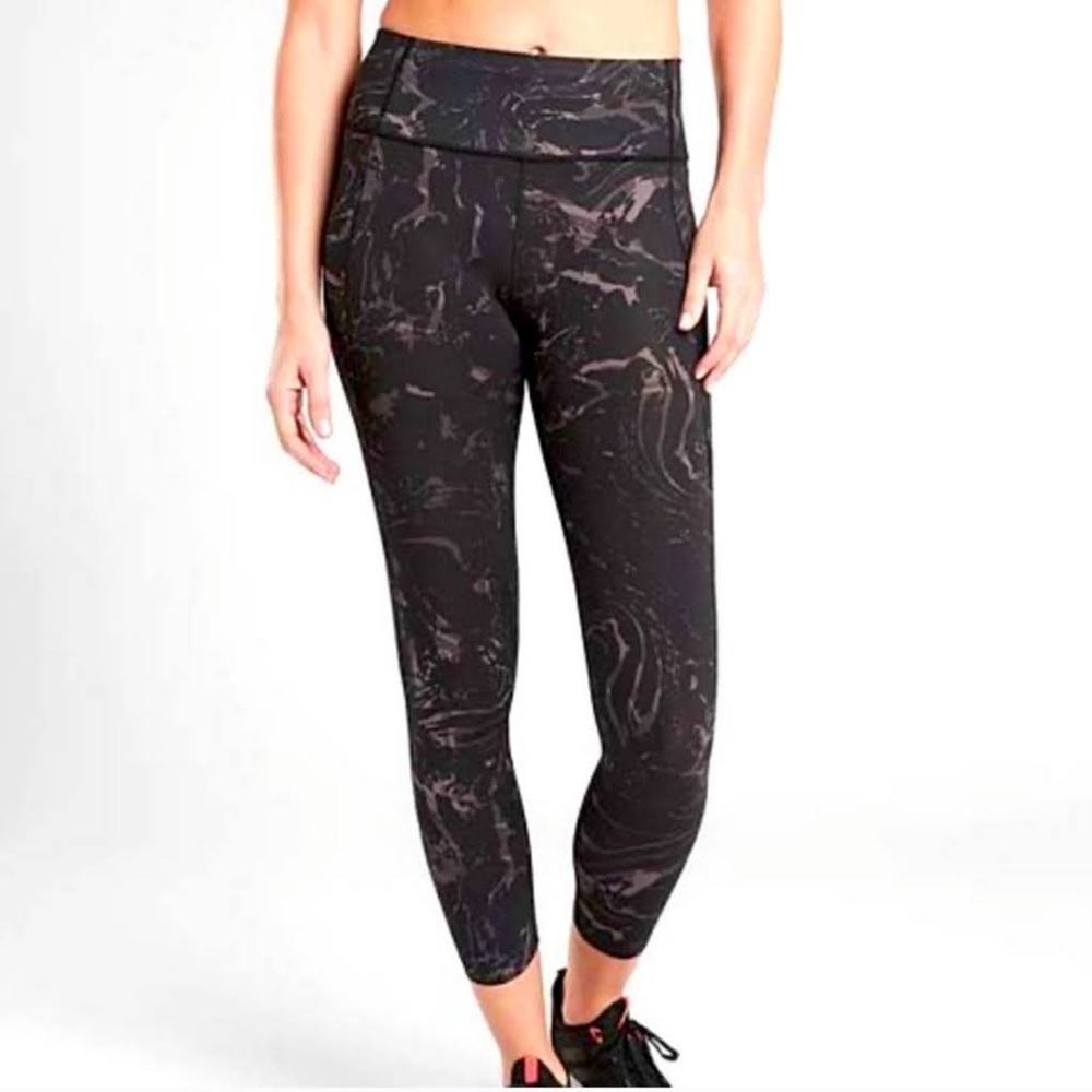 Athleta black marble velocity stash pocket 7/8 leggings